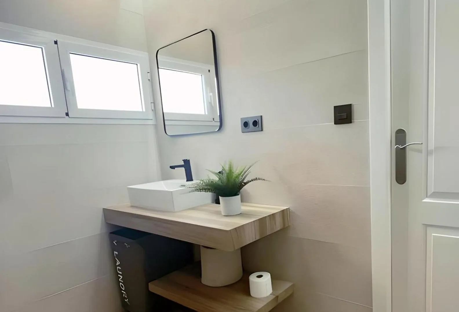 Precioso Apartamento Reformado Con Vistas Directas Al Mar Torremolinos 0*,